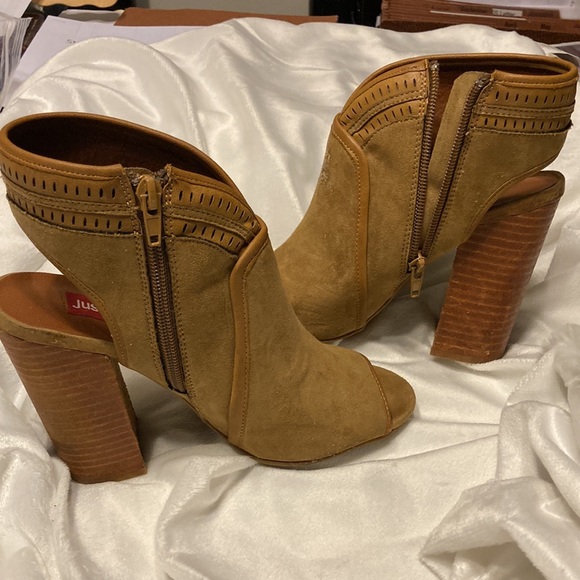 Booties. -Size6.5 - Picture 3 of 6